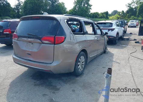 2017 Chrysler Pacifica Touring-L из США, поврежденный, VIN 2C4RC1BG3HR591148